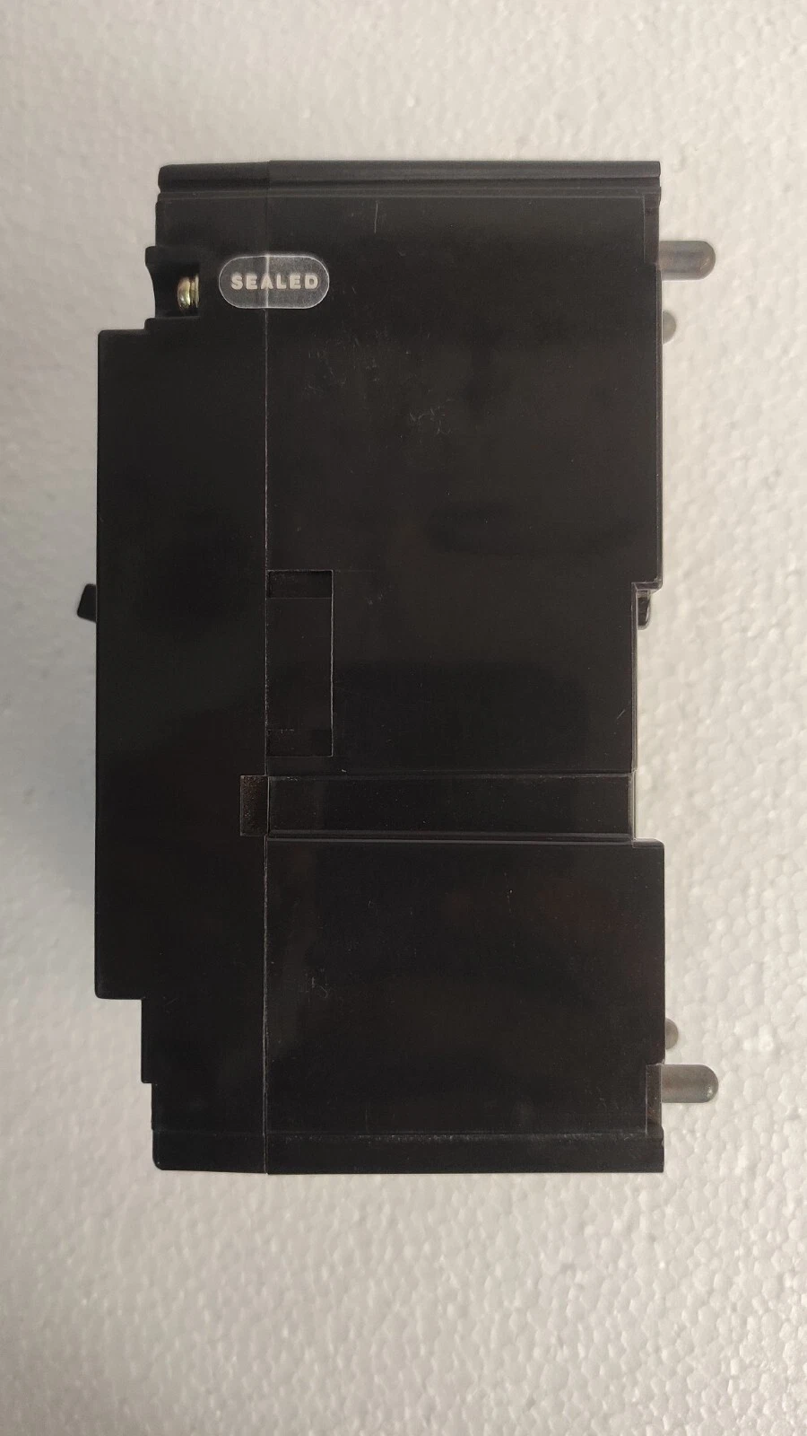 admin/uploads/uploads/Terasaki 5A 3 Pole Circuit Breaker_7.webp